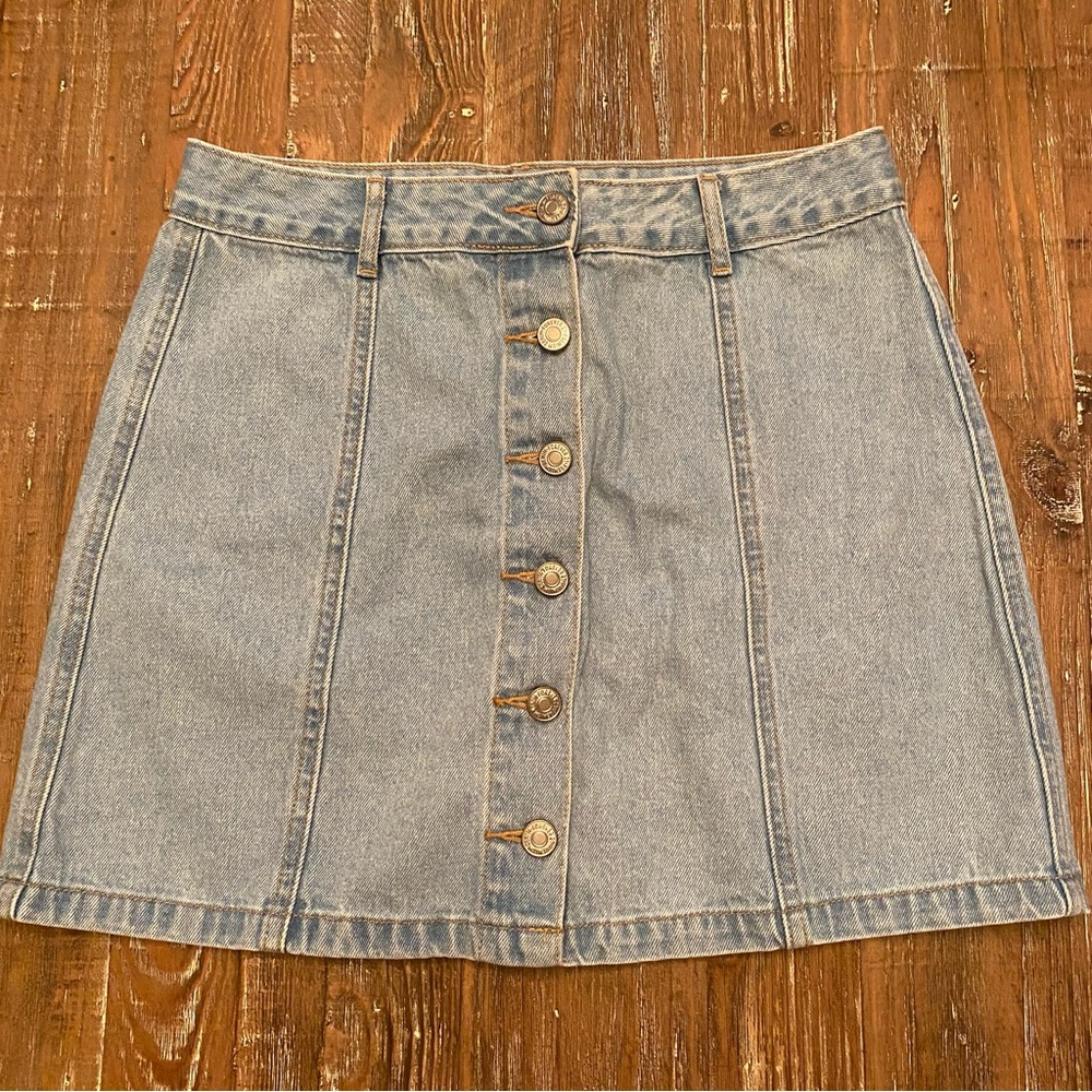 Forever 21 Women's Jean Mini Skirt Front Buttons Light Wash Straight Size Medium